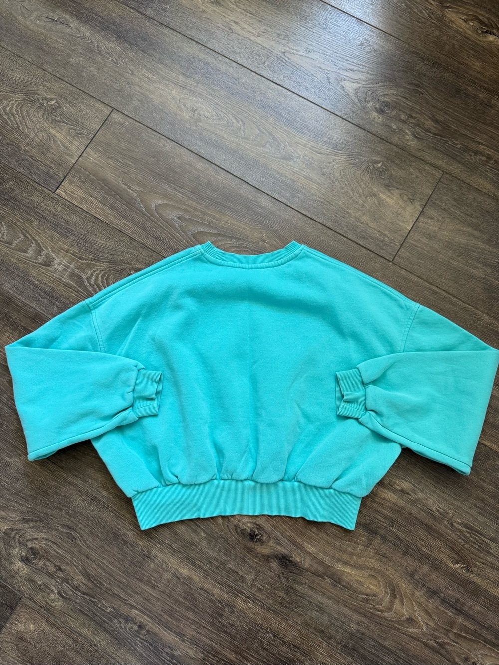 Nike Girls Medium (7/8) Aqua Cropped Sweatshirt Embroidered Logo Crewneck - Picture 8 of 8
